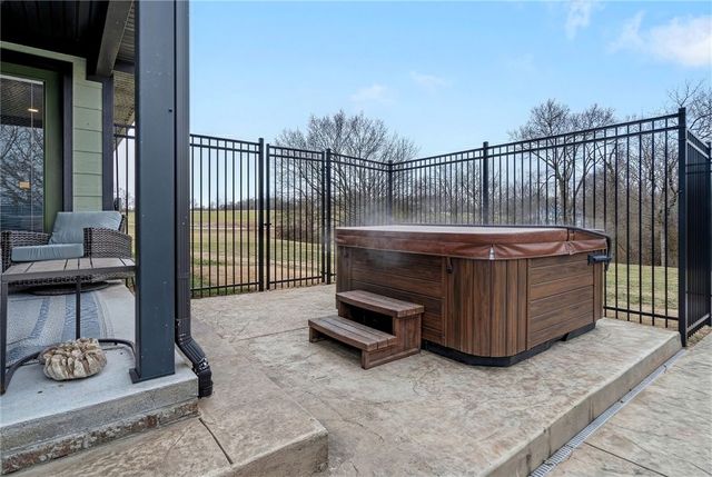 858 Gibson Hill Road, Farmington, AR 72730