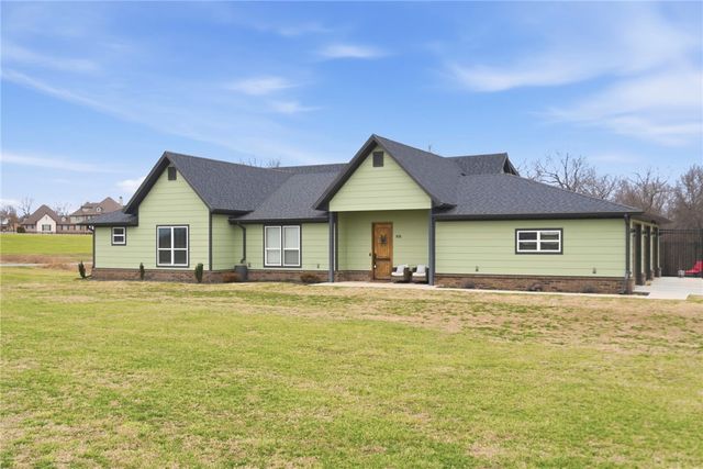 858 Gibson Hill Road, Farmington, AR 72730