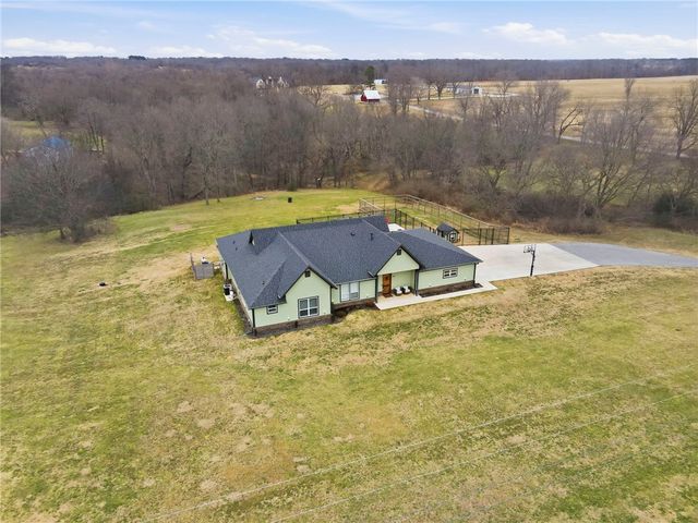 858 Gibson Hill Road, Farmington, AR 72730