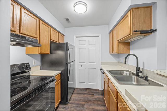 8119 Tremaine Court Unit E, Charlotte, NC 28227