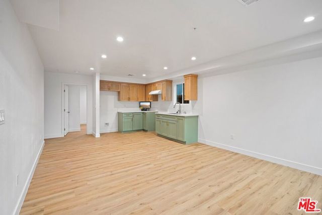 10422 Graham Avenue, Los Angeles, CA 90002