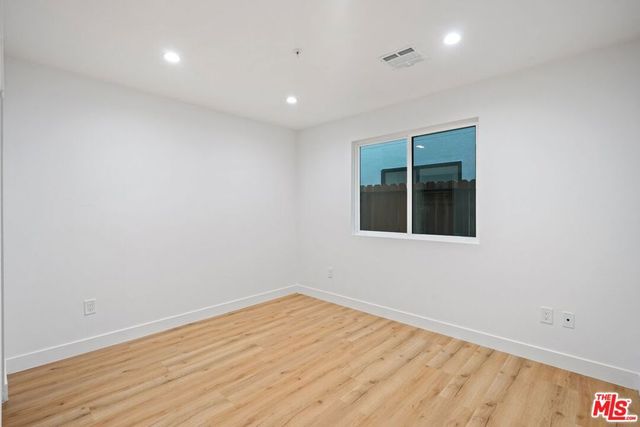 10422 Graham Avenue, Los Angeles, CA 90002