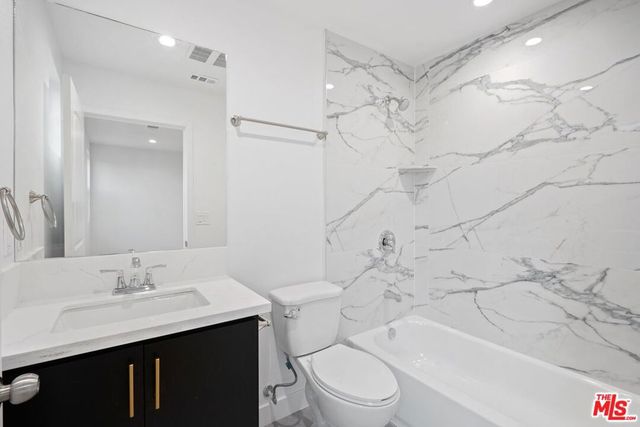 10422 Graham Avenue, Los Angeles, CA 90002