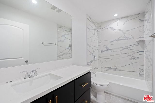 10422 Graham Avenue, Los Angeles, CA 90002