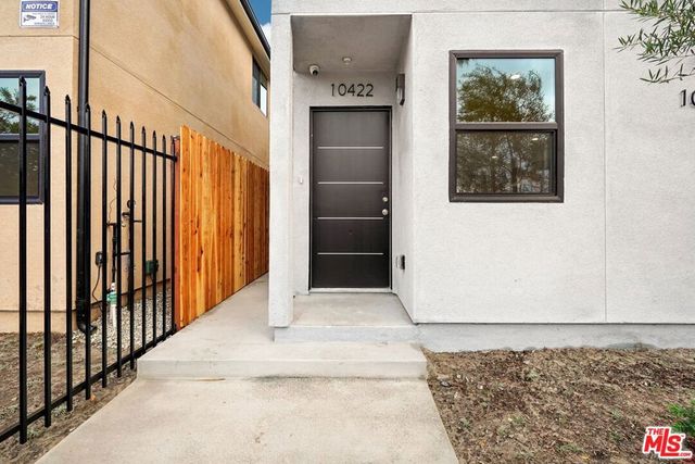 10422 Graham Avenue, Los Angeles, CA 90002