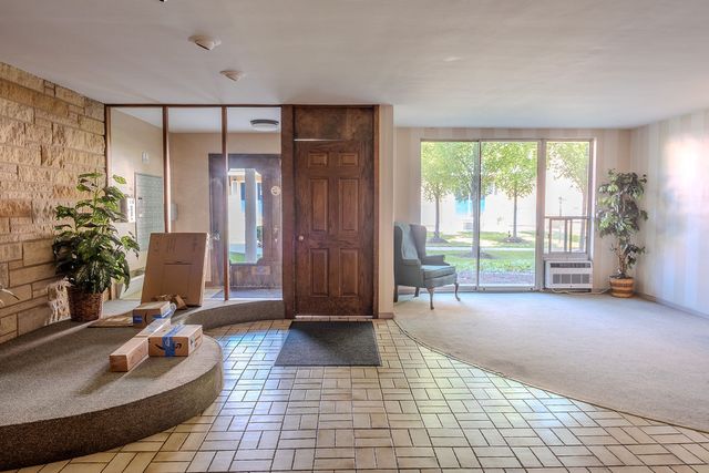 415 Wesley Avenue 24, Oak Park, IL 60302