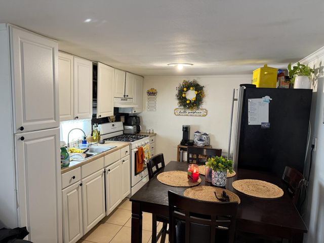 1449 East Ave I C11, Lancaster, CA 93535