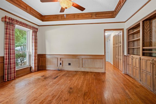 4930 High Creek Drive, Arlington, TX 76017