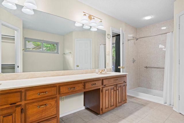 4930 High Creek Drive, Arlington, TX 76017
