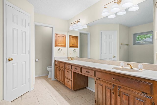 4930 High Creek Drive, Arlington, TX 76017