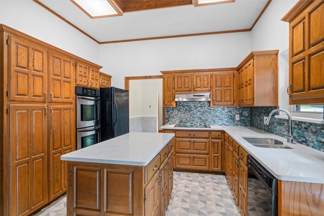 4930 High Creek Drive, Arlington, TX 76017