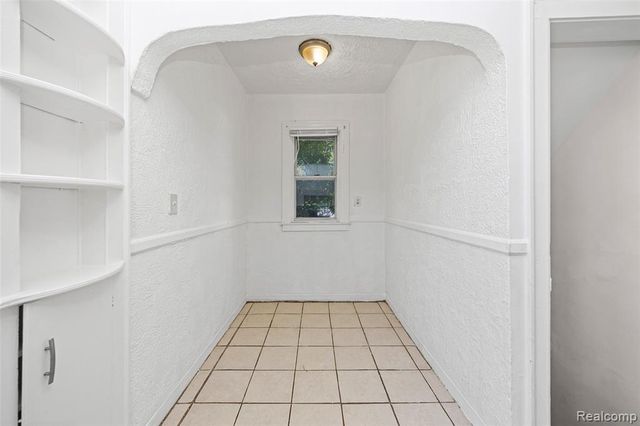 18680 Westphalia, Detroit, MI 48205