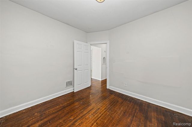 18680 Westphalia, Detroit, MI 48205