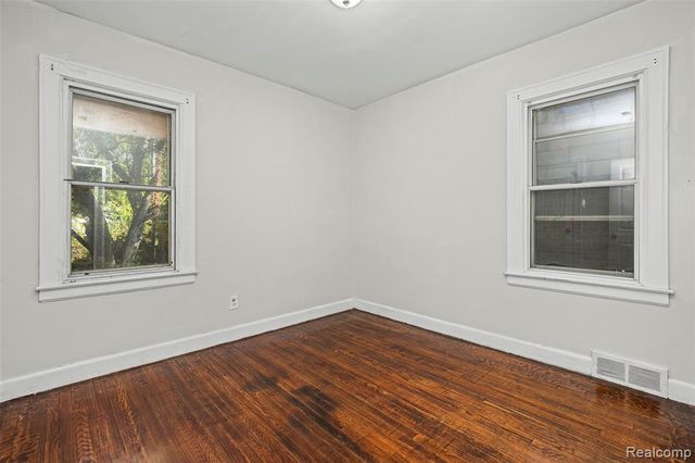 18680 Westphalia, Detroit, MI 48205