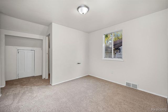 18680 Westphalia, Detroit, MI 48205