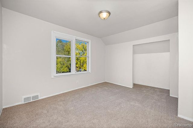 18680 Westphalia, Detroit, MI 48205