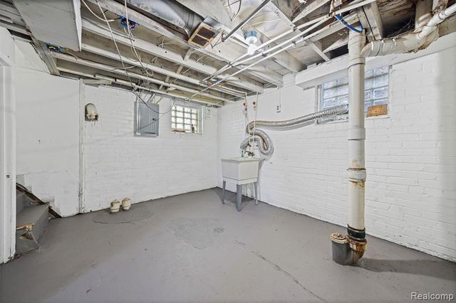 18680 Westphalia, Detroit, MI 48205