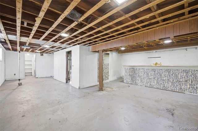 18680 Westphalia, Detroit, MI 48205