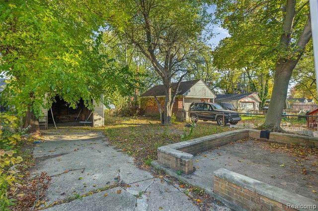 18680 Westphalia, Detroit, MI 48205