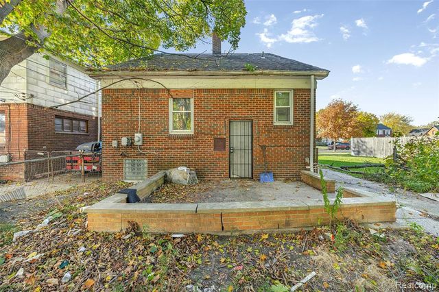 18680 Westphalia, Detroit, MI 48205