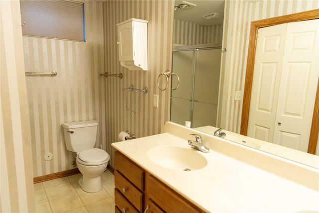 203 Rolling Vista Place, Indianola, IA 50125