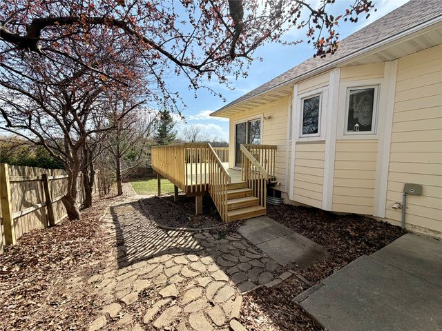 203 Rolling Vista Place, Indianola, IA 50125