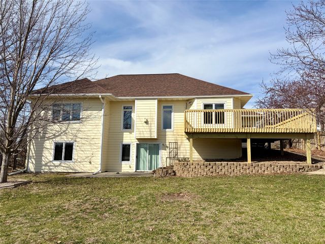 203 Rolling Vista Place, Indianola, IA 50125