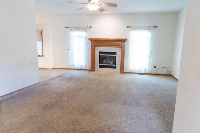 203 Rolling Vista Place, Indianola, IA 50125