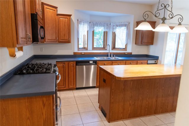 203 Rolling Vista Place, Indianola, IA 50125