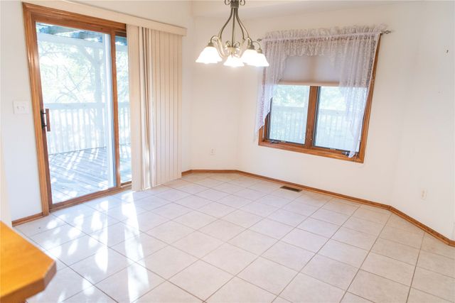 203 Rolling Vista Place, Indianola, IA 50125