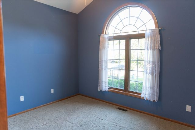 203 Rolling Vista Place, Indianola, IA 50125