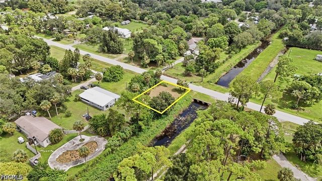 7680 Marx DR, North Fort Myers, FL 33917