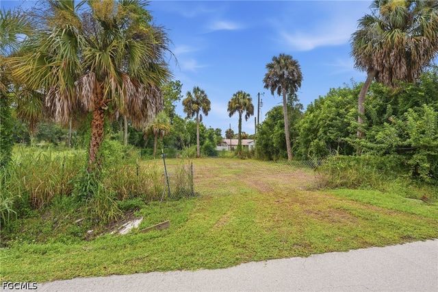 7680 Marx DR, North Fort Myers, FL 33917
