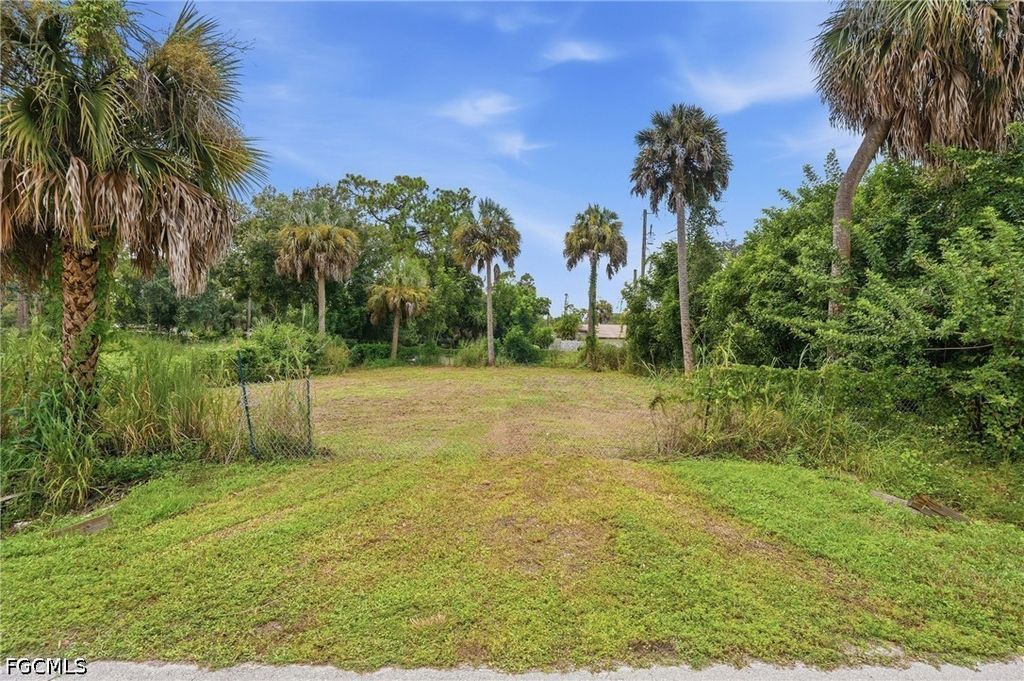 7680 Marx DR, North Fort Myers, FL 33917