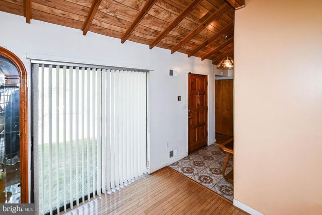 1019 CEDAR HEIGHTS DR, Capitol Heights, MD 20743