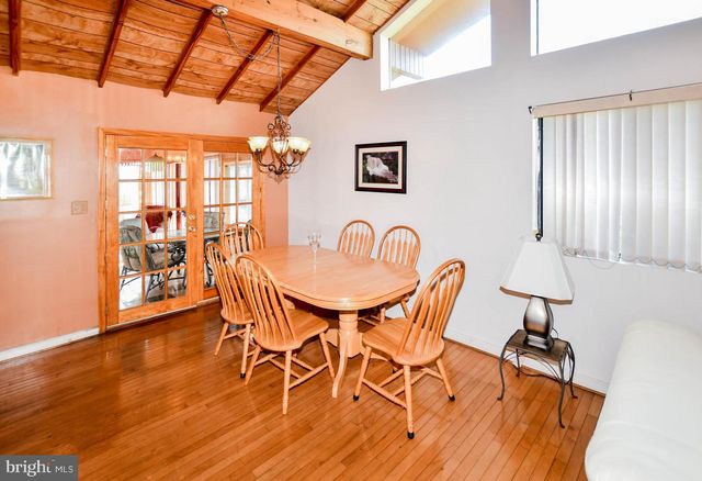 1019 CEDAR HEIGHTS DR, Capitol Heights, MD 20743