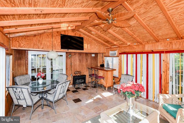1019 CEDAR HEIGHTS DR, Capitol Heights, MD 20743