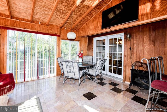 1019 CEDAR HEIGHTS DR, Capitol Heights, MD 20743