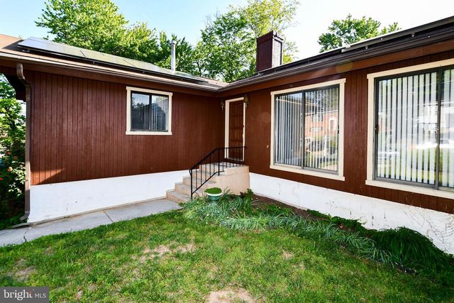 1019 CEDAR HEIGHTS DR, Capitol Heights, MD 20743