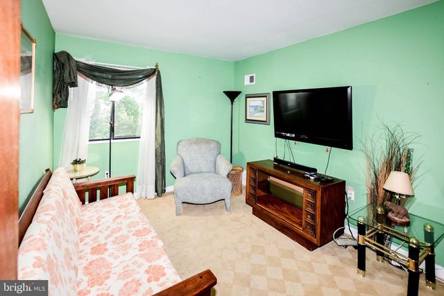 1019 CEDAR HEIGHTS DR, Capitol Heights, MD 20743
