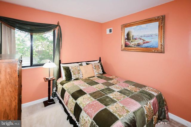 1019 CEDAR HEIGHTS DR, Capitol Heights, MD 20743