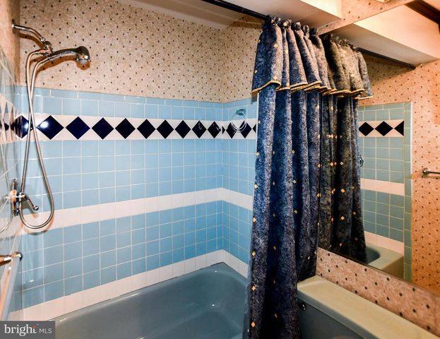 1019 CEDAR HEIGHTS DR, Capitol Heights, MD 20743