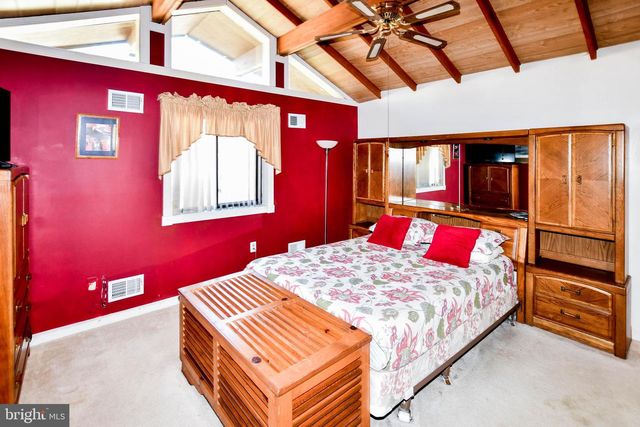 1019 CEDAR HEIGHTS DR, Capitol Heights, MD 20743