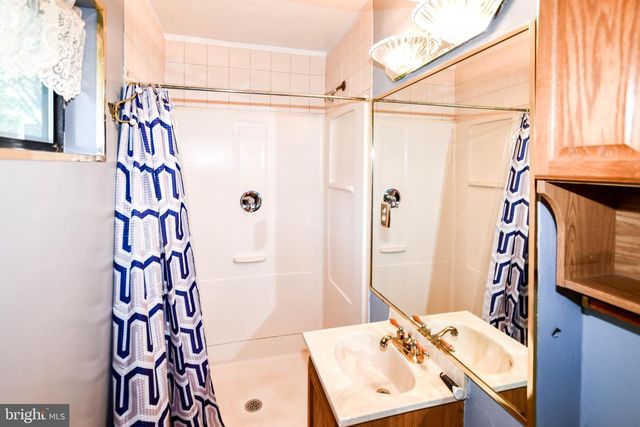 1019 CEDAR HEIGHTS DR, Capitol Heights, MD 20743