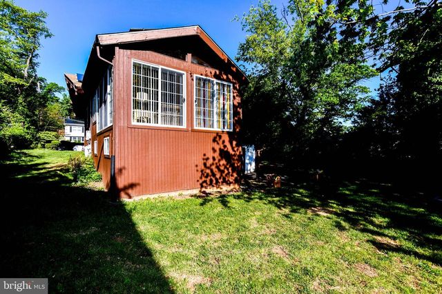 1019 CEDAR HEIGHTS DR, Capitol Heights, MD 20743