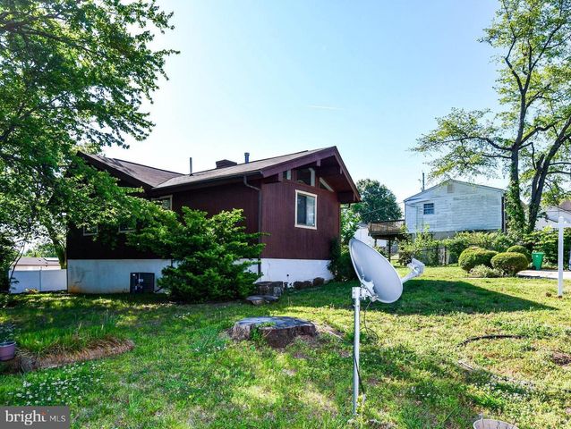 1019 CEDAR HEIGHTS DR, Capitol Heights, MD 20743