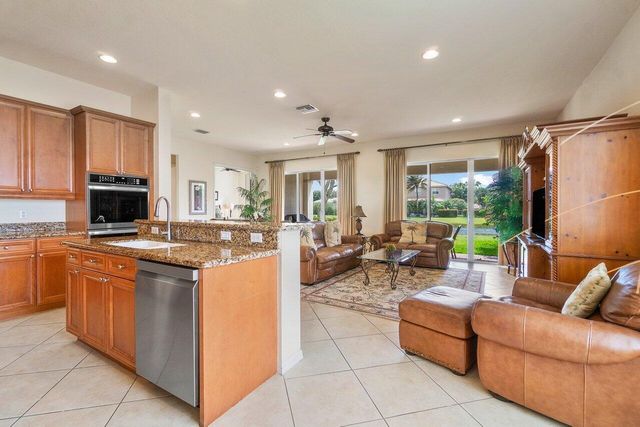 108 Via Condado Way, Palm Beach Gardens, FL 33418