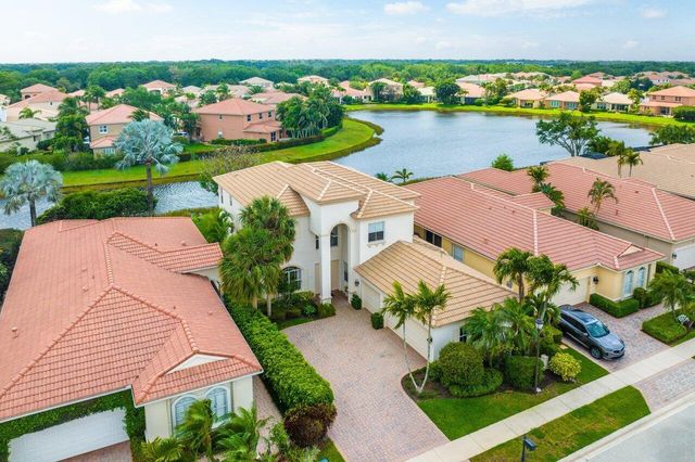 108 Via Condado Way, Palm Beach Gardens, FL 33418