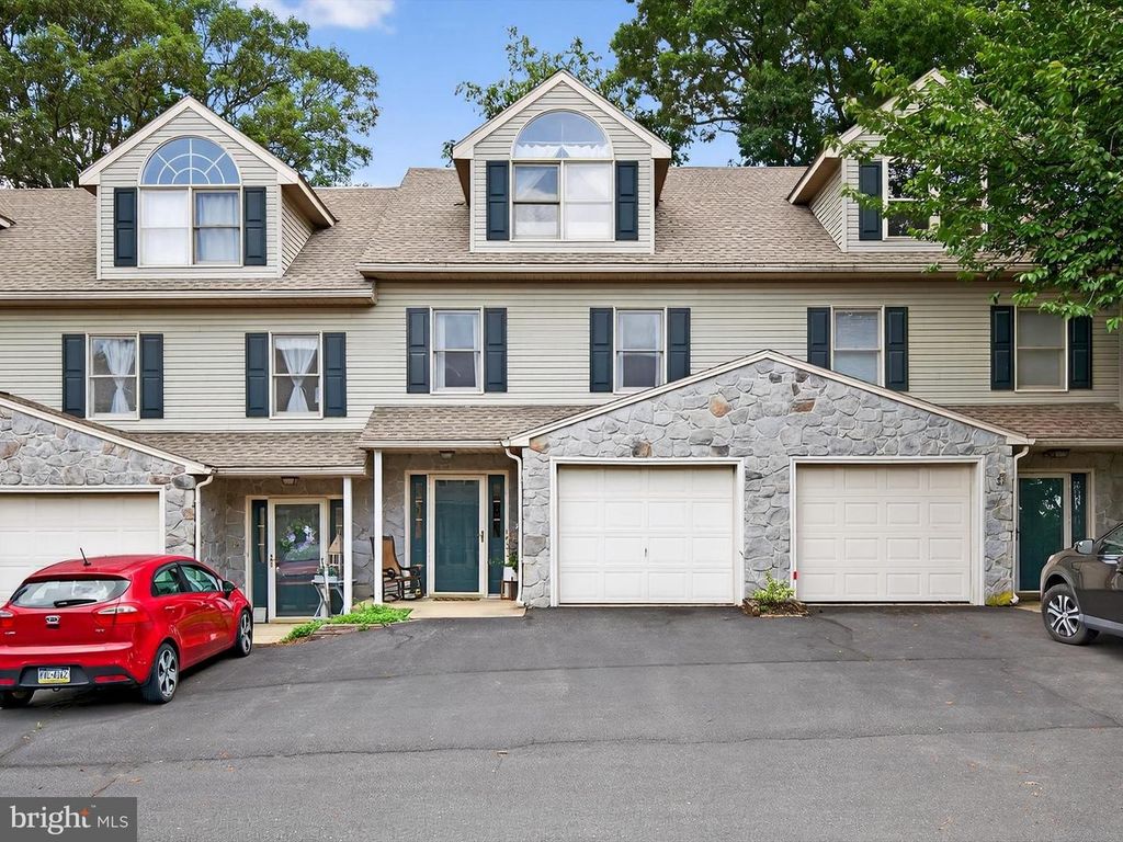 31 LAUREL RDG, Leola, PA 17540