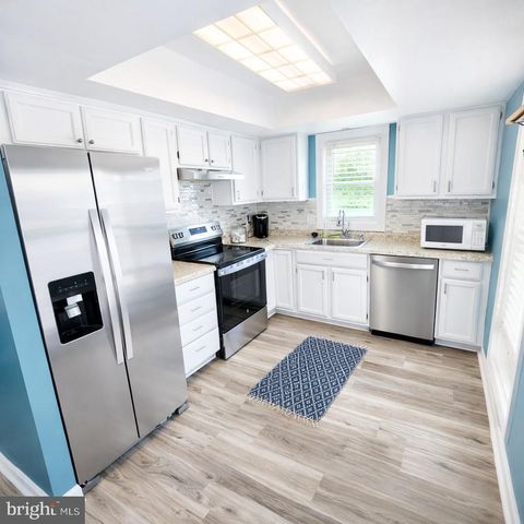 211 LAKE ARROWHEAD CIR, Bear, DE 19701